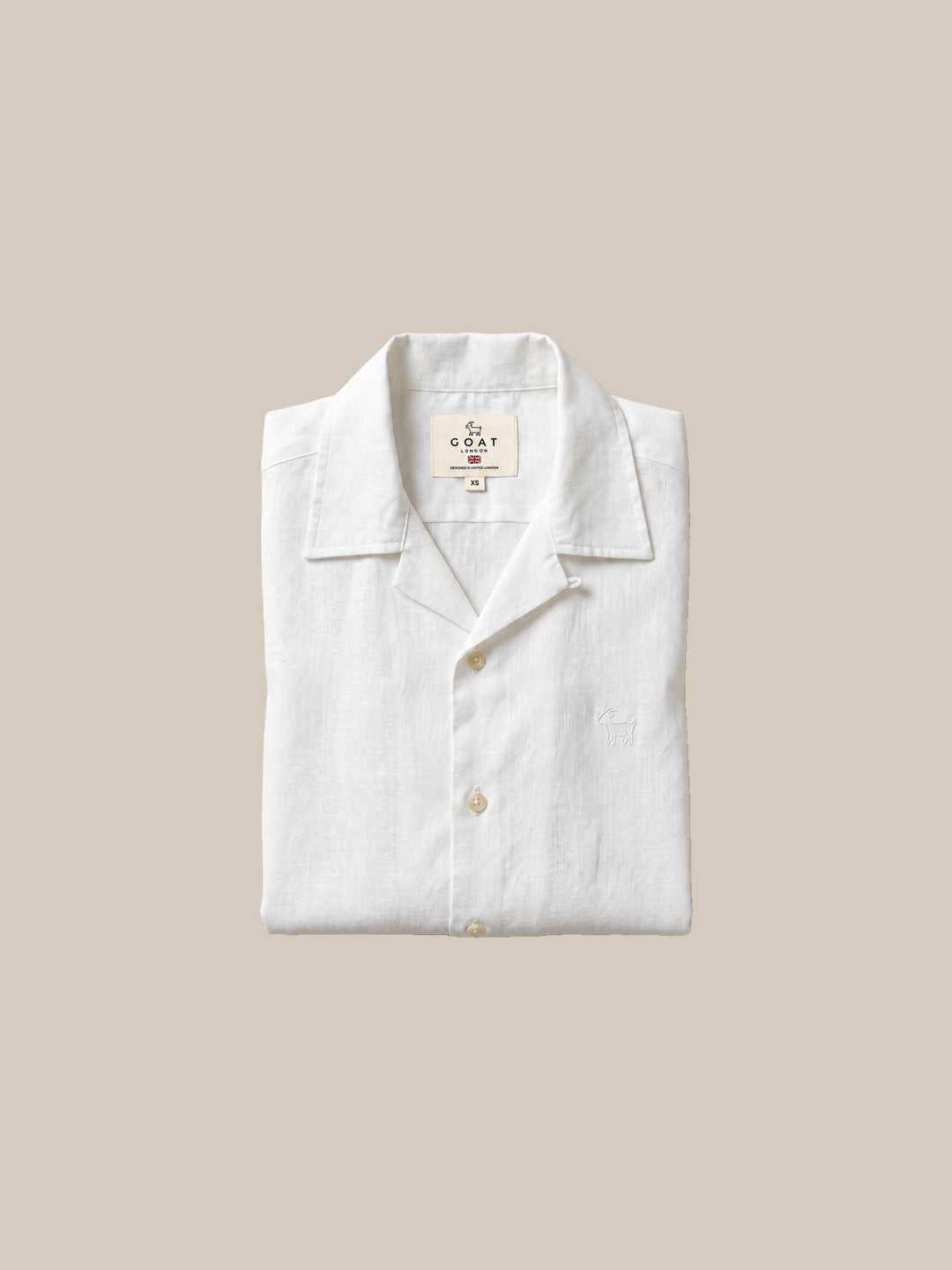 Camisa Chelsea Linen Camp Collar — Modelo 56 blanca doblada - IA.jpg