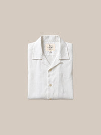 Thumbnail for Camisa Chelsea Linen Camp Collar — Modelo 56 blanca doblada - IA.jpg