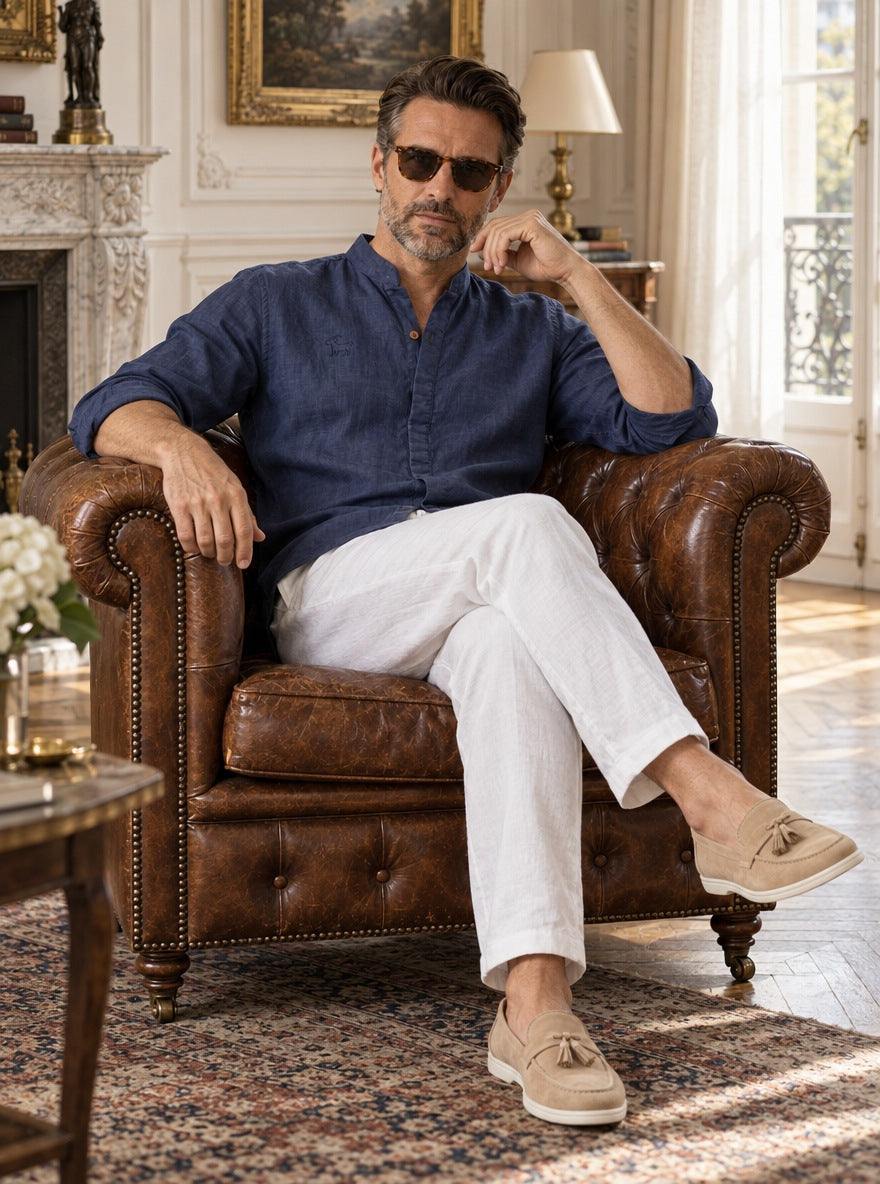 Camisa Bromley de lino — Bromley azul - Modelo B sentado.jpg