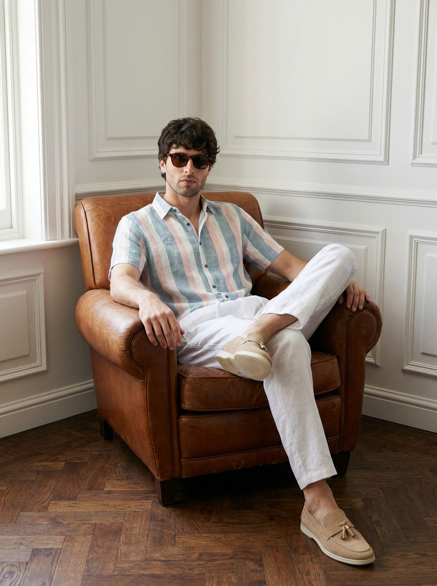 Camisa Marylebone 100% Lino — Marylebone celeste - Modelo G sentado.jpg